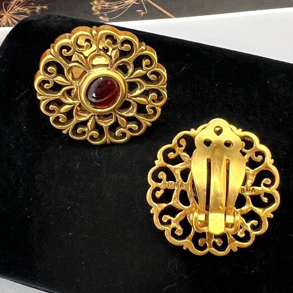 Metropolitan Museum of Art Egyptian Garnet Necklace and CLIP Earrings - Picture 4 of 7